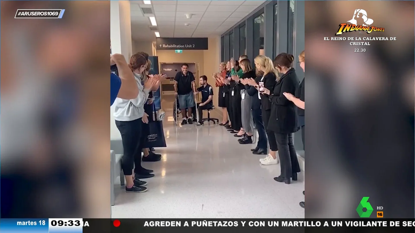 Un hombre vuelve a caminar después de que los médicos le dijeran que sería imposible tras extirparle un tumor Un hombre vuelve a caminar después de que los médicos le dijeran que sería imposible tras extirparle un tumor