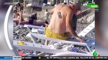 Cree que ha perdido el móvil en la playa y en realidad lo tiene pegado a la espalda