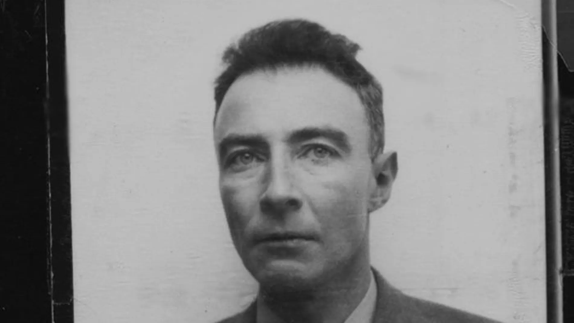 Quién fue J. Robert Oppenheimer y por qué creó la bomba atómica