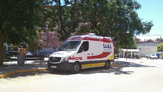 Imagen de archivo de una ambulancia en Torrent, Valencia Imagen de archivo de una ambulancia en Torrent, Valencia