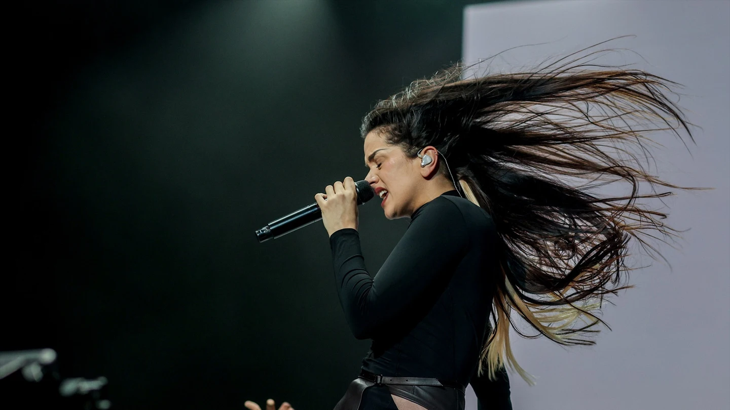 La cantante Rosalía actúa durante el Primavera Sound, en la Ciudad del Rock, sede del Primavera Sound Madrid 2023. La cantante Rosalía actúa durante el Primavera Sound, en la Ciudad del Rock, sede del Primavera Sound Madrid 2023.