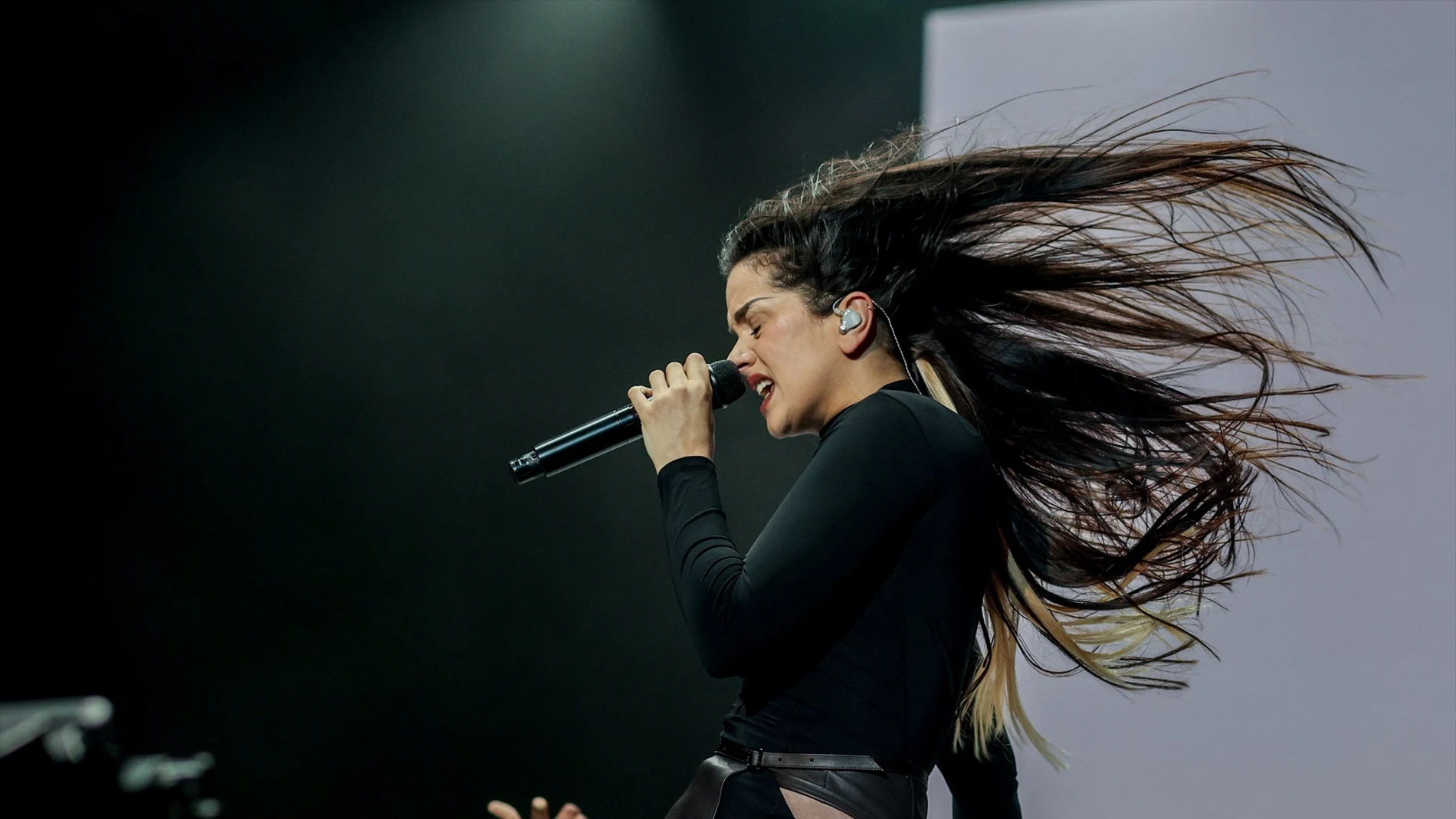 La cantante Rosalía actúa durante el Primavera Sound, en la Ciudad del Rock, sede del Primavera Sound Madrid 2023.