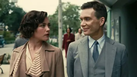 Florence Pugh y Cillian Murphy en 'Oppenheimer' Florence Pugh y Cillian Murphy en 'Oppenheimer'