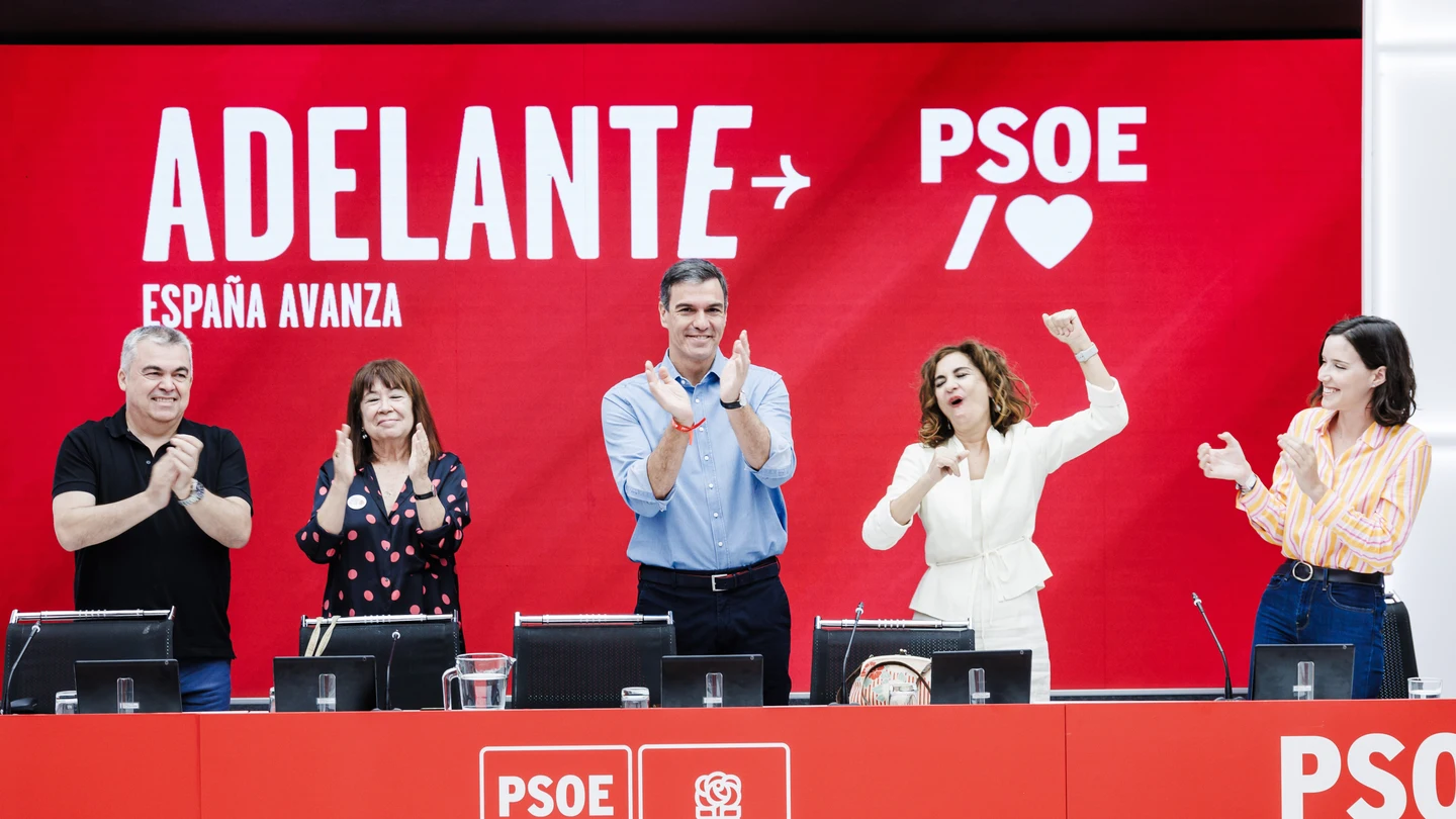 Sánchez, ovacionado en la Ejecutiva del PSOE Sánchez, ovacionado en la Ejecutiva del PSOE