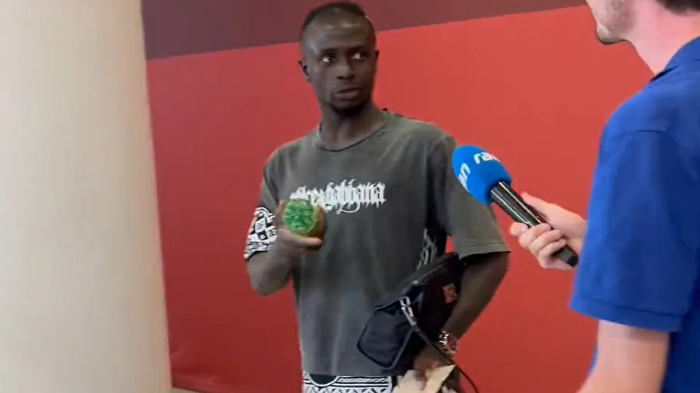 El tremendo enfado de Sadio Mané con un periodista: "Me estás matando todos los días..." El tremendo enfado de Sadio Mané con un periodista: "Me estás matando todos los días..."