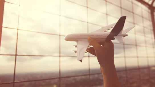 Un cardiólogo explica los riesgos para el corazón del 'síndrome de la clase turista' (cuando viajamos en avión) Un cardiólogo explica los riesgos para el corazón del 'síndrome de la clase turista' (cuando viajamos en avión)