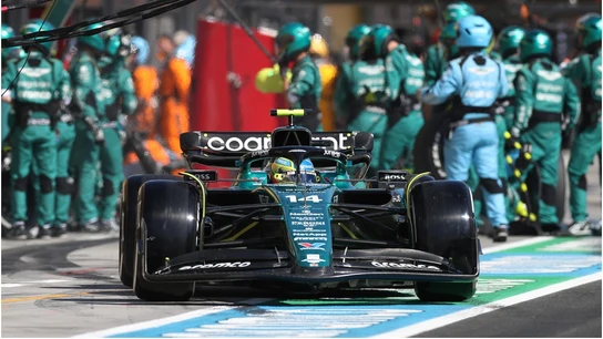 Fernando Alonso y Aston Martin Fernando Alonso y Aston Martin