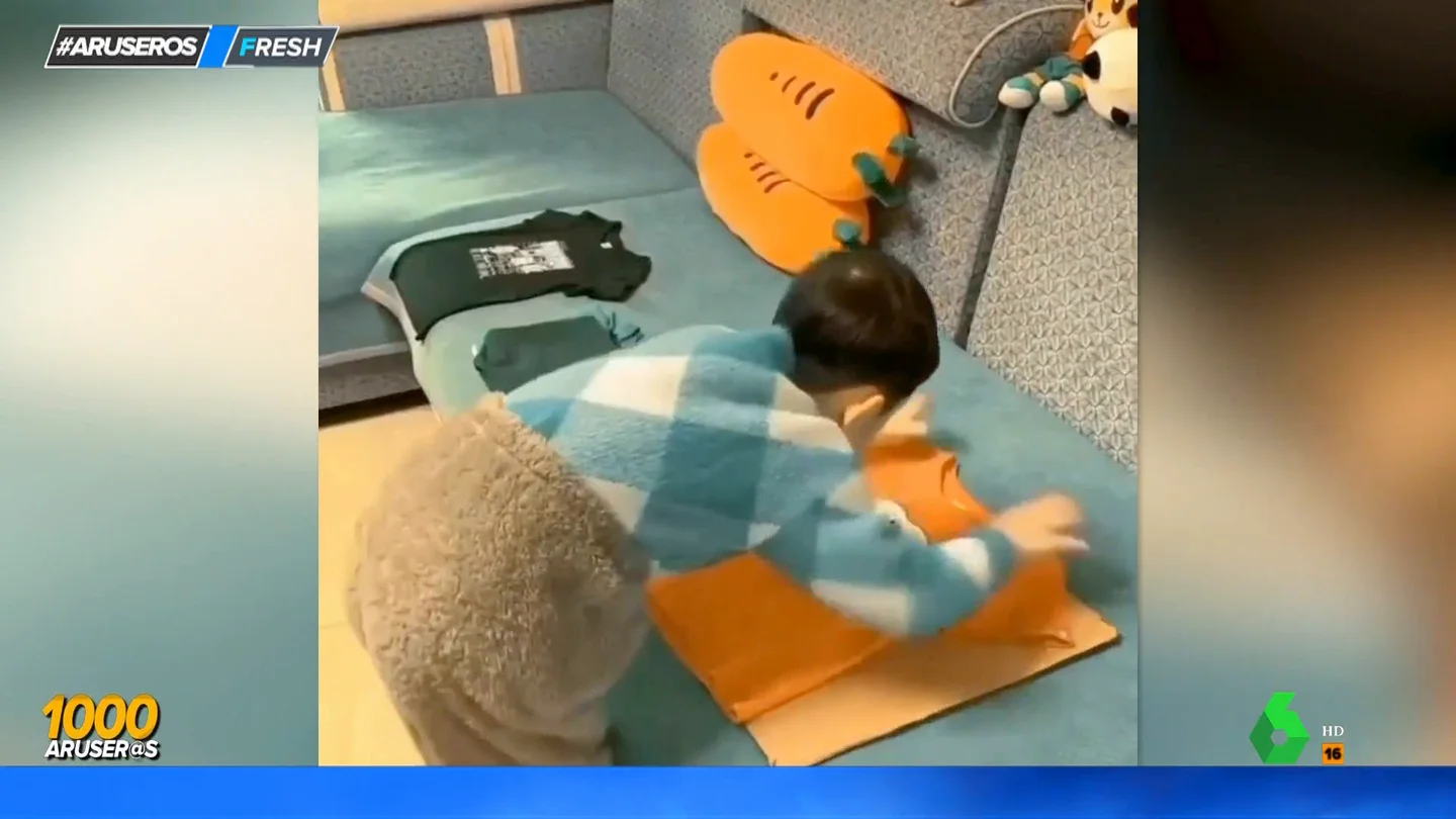 Así se hace un doblador de ropa de cartón Así se hace un doblador de ropa de cartón