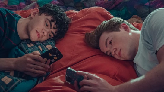 Charlie (Joe Locke) y Nick (Kit Connor), en una escena de la segunda temporada de 'Heartstopper'. Charlie (Joe Locke) y Nick (Kit Connor), en una escena de la segunda temporada de 'Heartstopper'.