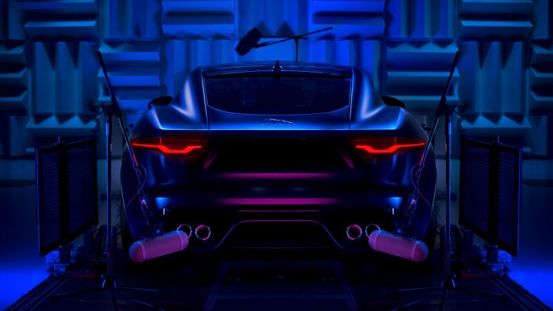 Una despedida atronadora para el inconfundible sonido del Jaguar F-Type V8
