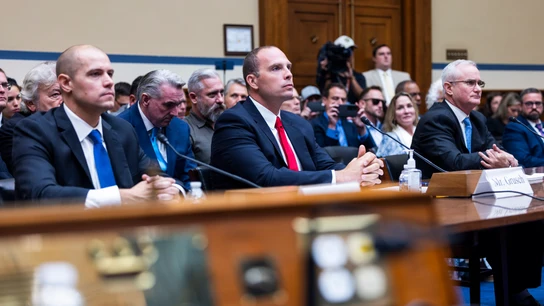 Los tres exmilitares, Ryan Graves, David Grusch y David Fravor, testifican el Congreso de EEUU sobre ovnis Los tres exmilitares, Ryan Graves, David Grusch y David Fravor, testifican el Congreso de EEUU sobre ovnis