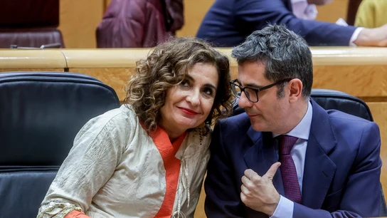 La ministra de Hacienda y Función Pública, María Jesús Montero, y el ministro de la Presidencia, Relaciones con las Cortes y Memoria Democrática, Félix Bolaños. La ministra de Hacienda y Función Pública, María Jesús Montero, y el ministro de la Presidencia, Relaciones con las Cortes y Memoria Democrática, Félix Bolaños.