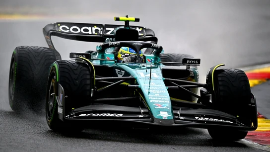 Fernando Alonso, con el Aston Martin en Bélgica Fernando Alonso, con el Aston Martin en Bélgica