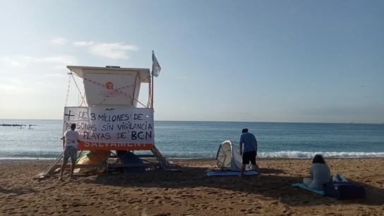 Los socorristas de las playas de Barcelona, en huelga desde este viernes. Los socorristas de las playas de Barcelona, en huelga desde este viernes.