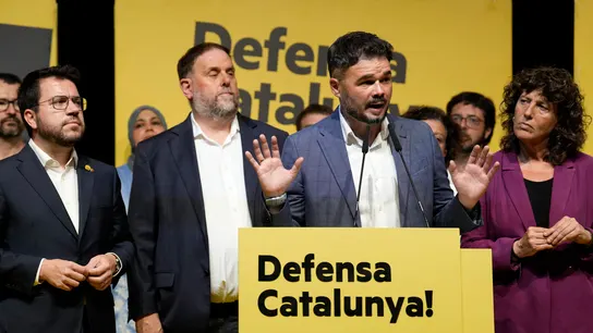 Gabriel Rufián, junto a Pere Aragonès, Oriol Junqueras y Teresa Jordà. Gabriel Rufián, junto a Pere Aragonès, Oriol Junqueras y Teresa Jordà.