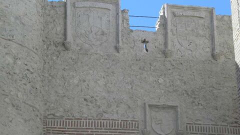 Detalle de la Puerta de San Basilio. Cuéllar