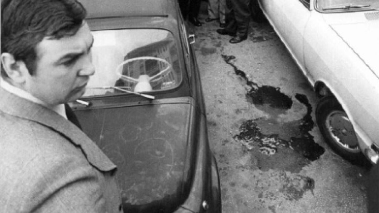 Escena del homicidio de Luigi Calabresi, el 17 mayo 1972 Escena del homicidio de Luigi Calabresi, el 17 mayo 1972