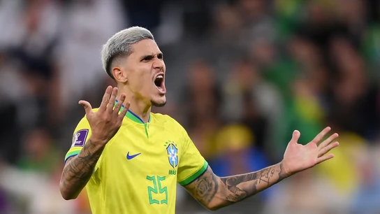 Pedro, jugador del Flamengo, jugando con Brasil en el Mundial de Catar Pedro, jugador del Flamengo, jugando con Brasil en el Mundial de Catar