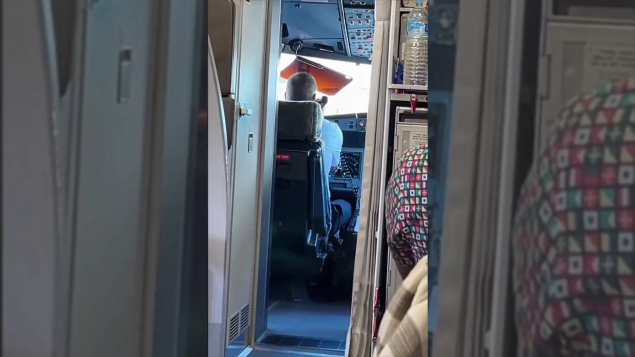 Un piloto se hace viral en TikTok al mantener en secreto el destino del vuelo por una despedida de soltero: "No lo podemos decir" Un piloto se hace viral en TikTok al mantener en secreto el destino del vuelo por una despedida de soltero: "No lo podemos decir"