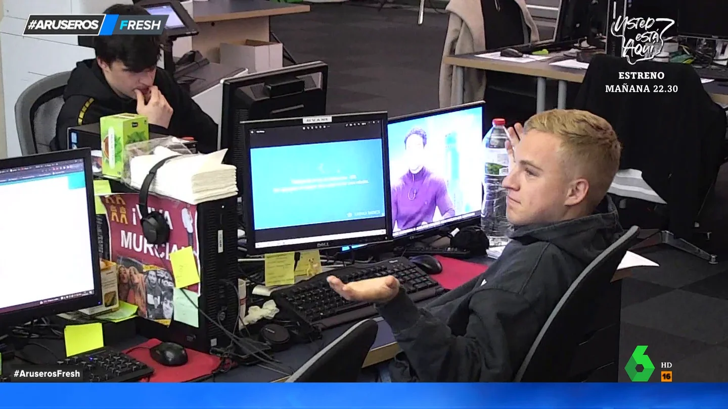Un trabajador intenta engañar a su jefe haciéndole creer que su ordenador está instalando actualizaciones de Windows Un trabajador intenta engañar a su jefe haciéndole creer que su ordenador está instalando actualizaciones de Windows
