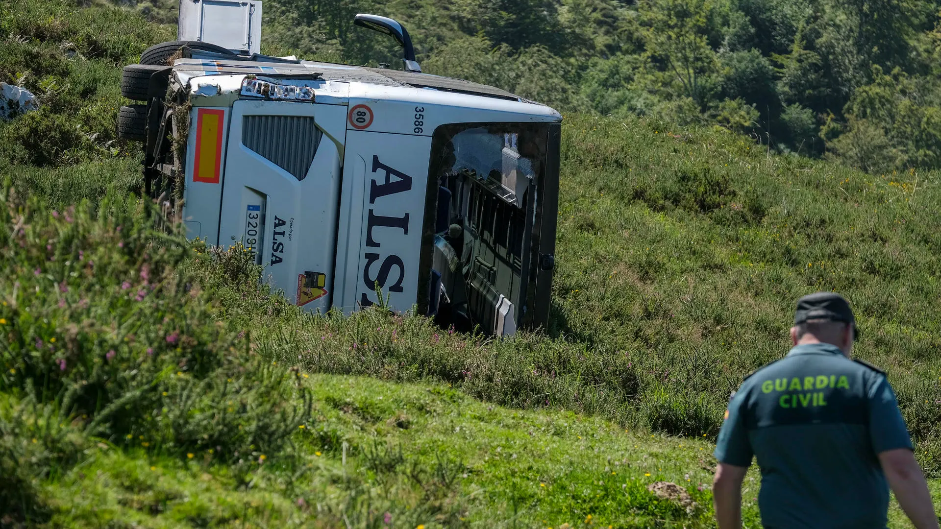 Imagen del autobús accidentado cuando hacía la ruta entre Covadonga y los Lagos