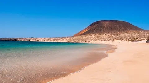 Playa de La sa, en la isla La Graciosa en Canarias Playa de La sa, en la isla La Graciosa en Canarias