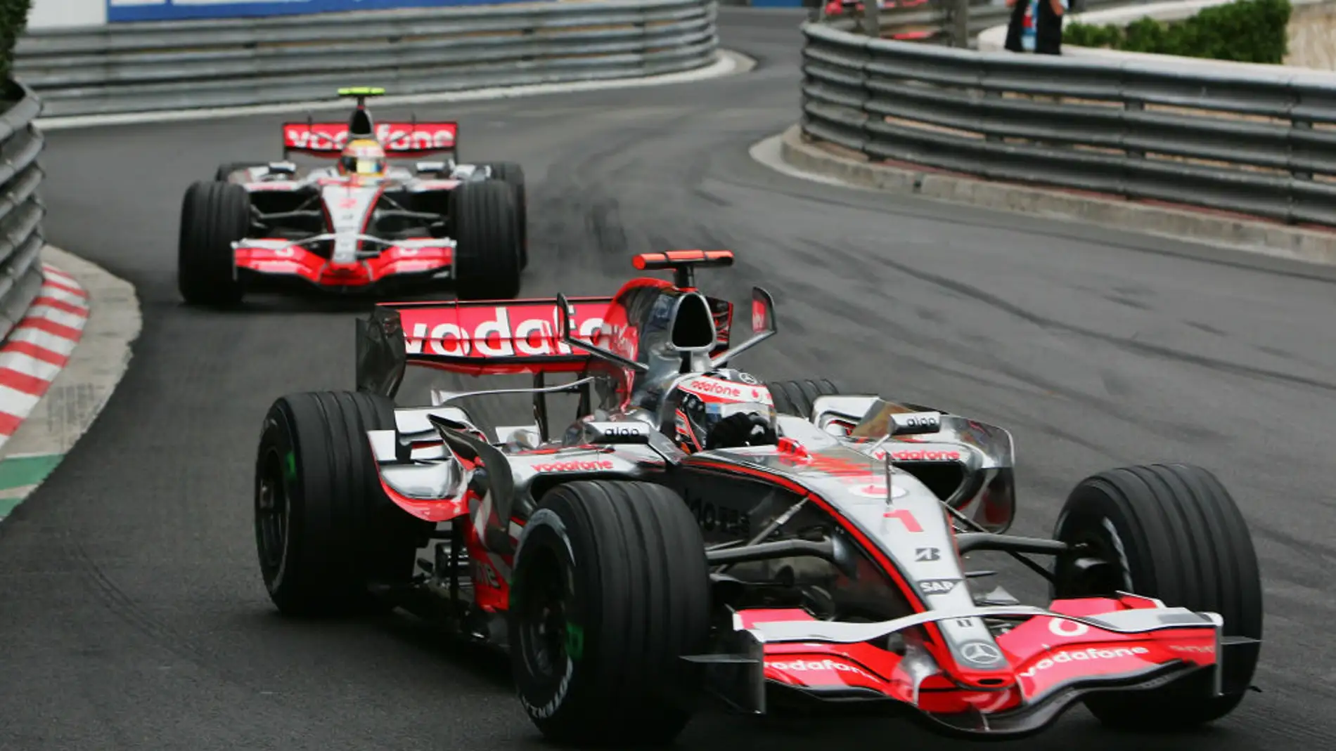 Fernando Alonso y Lewis Hamilton en 2007