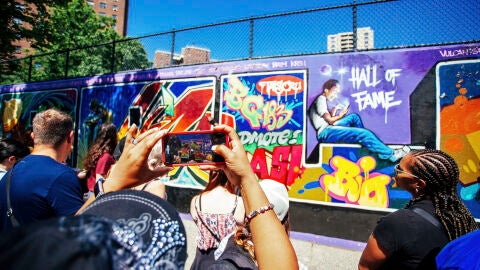 Hush Tours. Walk This Way. Harlem. Manhattan.