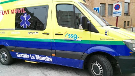 Imagen de archivo de una ambulancia en Castilla-La Mancha. Imagen de archivo de una ambulancia en Castilla-La Mancha.