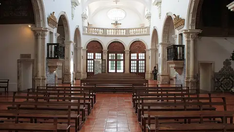 Interior de la Catedral de Aveiro Interior de la Catedral de Aveiro