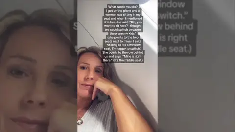 Una pasajera se niega a cambiar su asiento del avión a una madre y sus hijos y su respuesta ha sido aplaudida en TikTok Una pasajera se niega a cambiar su asiento del avión a una madre y sus hijos y su respuesta ha sido aplaudida en TikTok