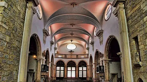 Interior de la Catedral de Aveiro, en Portugal Interior de la Catedral de Aveiro, en Portugal