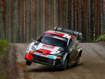 Elfyn Evans gana en Finlandia y da un mordisco al Mundial Elfyn Evans gana en Finlandia y da un mordisco al Mundial