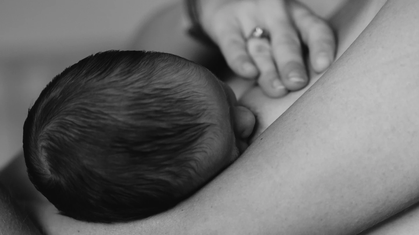 Ser madre lactante y trabajadora a tiempo completo: solo el 25% de las madres puede amamantar a su bebé los primeros seis meses de vida Ser madre lactante y trabajadora a tiempo completo: solo el 25% de las madres puede amamantar a su bebé los primeros seis meses de vida