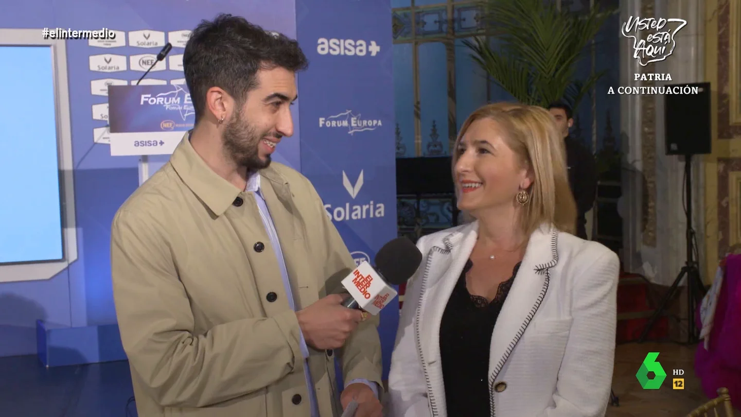 Una senadora del PP, a Isma Juárez cuando le pregunta si la Constitución necesita algún cambio: "Es perfecta" Una senadora del PP, a Isma Juárez cuando le pregunta si la Constitución necesita algún cambio: "Es perfecta"
