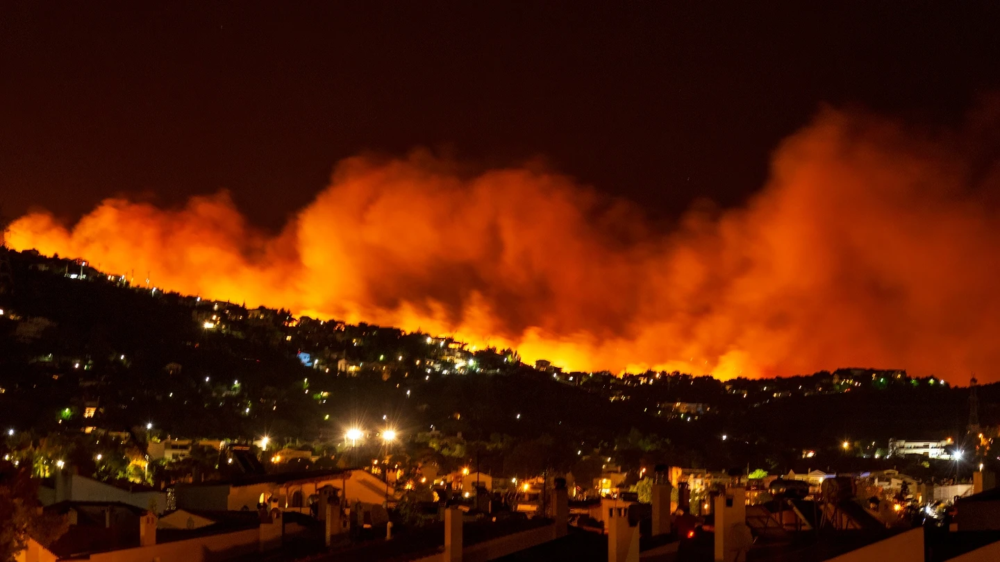 Incendio forestal en Grecia, en una imagen de archivo Incendio forestal en Grecia, en una imagen de archivo