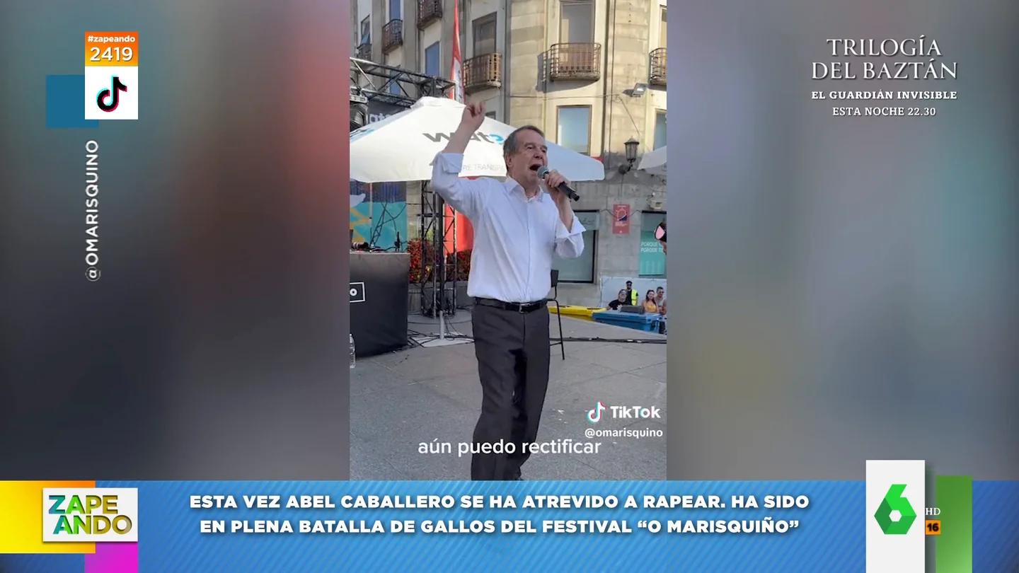 Abel Caballero rapea en plena batalla de gallos del festival O Marisquiño Abel Caballero rapea en plena batalla de gallos del festival O Marisquiño
