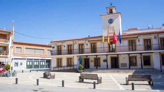 Imagen de archivo del Ayuntamiento de Perales de Tajuña, en Madrid Imagen de archivo del Ayuntamiento de Perales de Tajuña, en Madrid