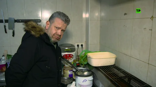 "Me niego a quedarme con esta imagen de los restaurantes chinos": Chicote investiga qué hay tras la comida china que comemos en España "Me niego a quedarme con esta imagen de los restaurantes chinos": Chicote investiga qué hay tras la comida china que comemos en España