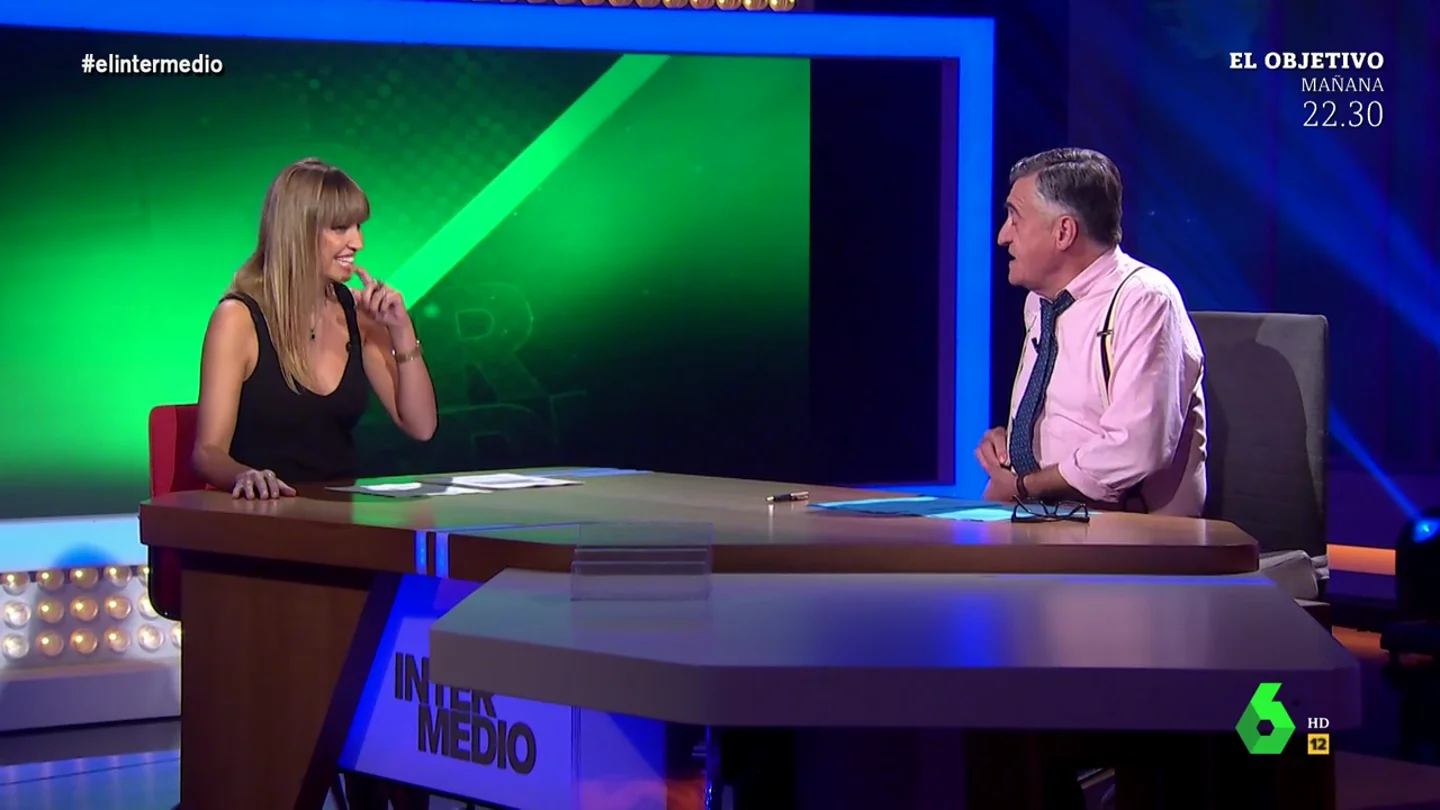 "Se me ha soltado el sujetador": el momentazo entre Wyoming y Sandra Sabatés en pleno directo de El Intermedio "Se me ha soltado el sujetador": el momentazo entre Wyoming y Sandra Sabatés en pleno directo de El Intermedio