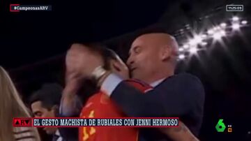 Oleada de críticas a Rubiales por el beso a Jenni Hermoso y sus gestos machistas en la final del Mundial