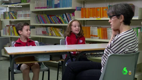 La decepción de un niño con su madre cuando falta a su palabra: "Dice que va a fregar y la pillo en el salón comiendo chocolate" La decepción de un niño con su madre cuando falta a su palabra: "Dice que va a fregar y la pillo en el salón comiendo chocolate"