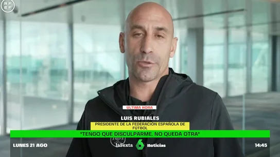 Rubiales se disculpa por su beso con Jenni Hermoso: "Tengo que pedir disculpas y aprender de esto" Rubiales se disculpa por su beso con Jenni Hermoso: "Tengo que pedir disculpas y aprender de esto"