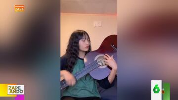 "Alucinante": la impresionante habilidad de una chica para tocar la guitarra al revés