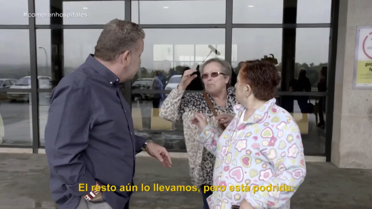 Así interrumpió una mujer la entrevista de Alberto Chicote para denunciar la comida del hospital: "Diles que está podrida"