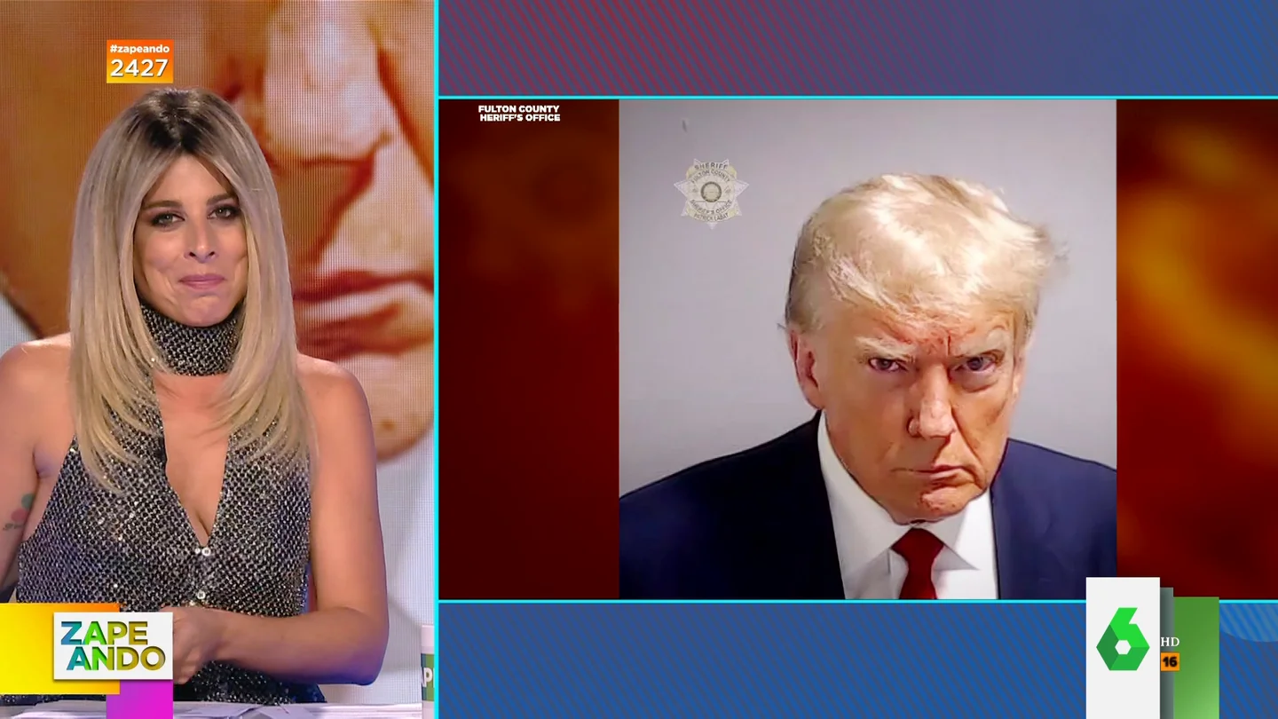 Zapeando demuestra a Trump cómo poner "carita de malo" tras su foto policial en la que aparece "como un risketo" Zapeando demuestra a Trump cómo poner "carita de malo" tras su foto policial en la que aparece "como un risketo"