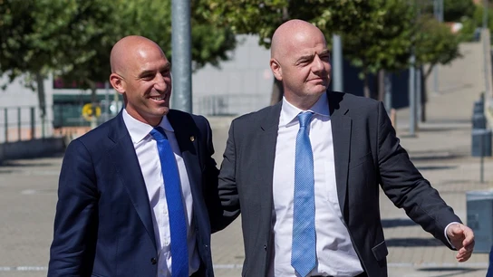 Luis Rubiales y el presidente de la FIFA, Gianni Infantino, en foto de archivo Luis Rubialesy el presidente de la FIFA, Gianni Infantino, en foto de archivo