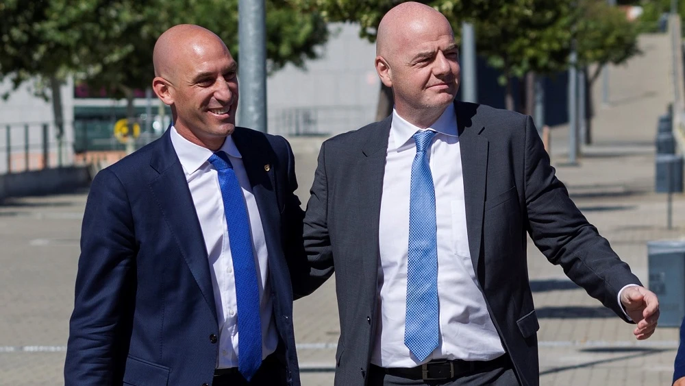 Luis Rubialesy el presidente de la FIFA, Gianni Infantino, en foto de archivo