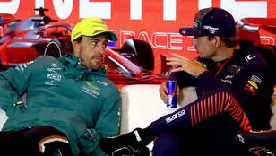 Fernando Alonso, con Verstappen