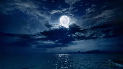 Luna llena en el mar Luna llena en el mar